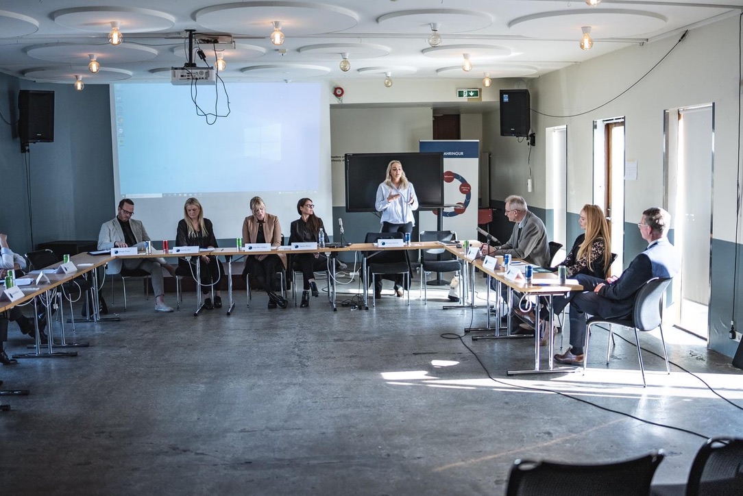 Roundtable discussion on AI